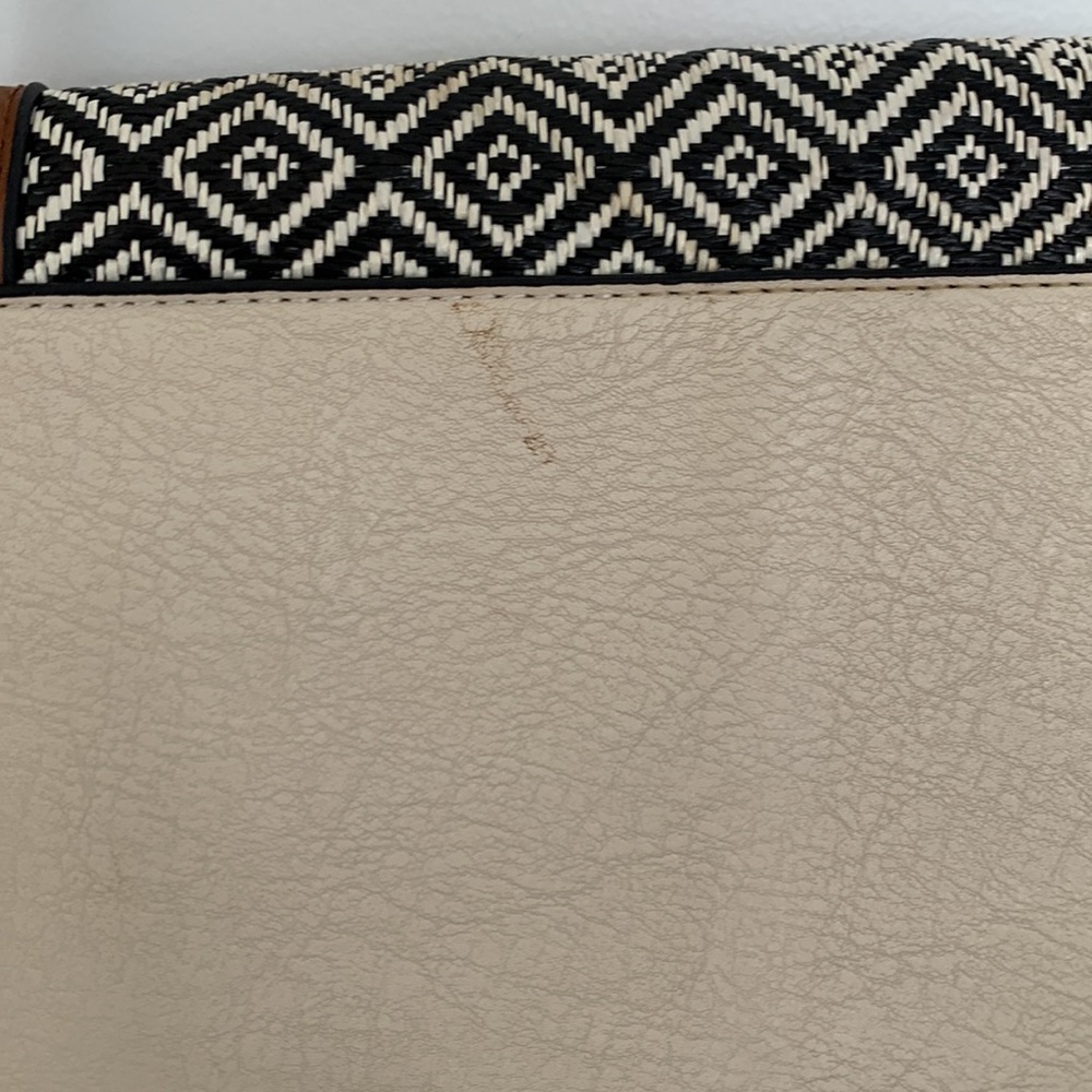 Patterned Purse - Picture 7 of 10